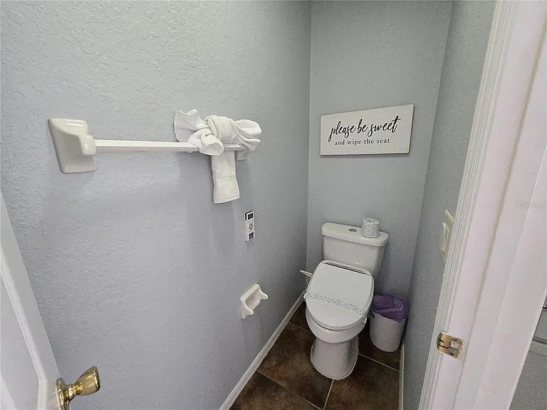 930 Oxford Dr — Photo 28