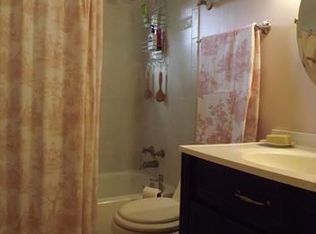 111 Bridlewood Dr, Lockport, NY