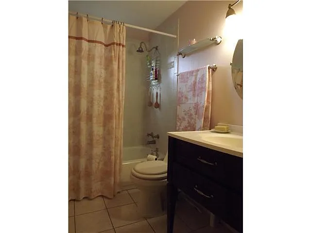 111 Bridlewood Dr photo 1