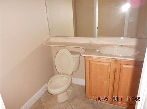 4th image of 915 SW Grand Reserve Boulevard