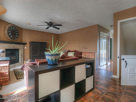 3rd image of 14800 Robinwood Dr