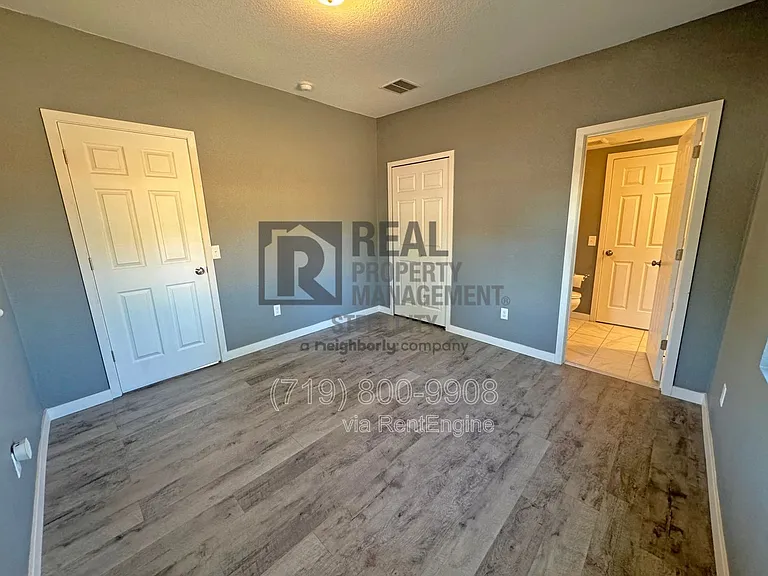 1012 W 11th St — Photo 20