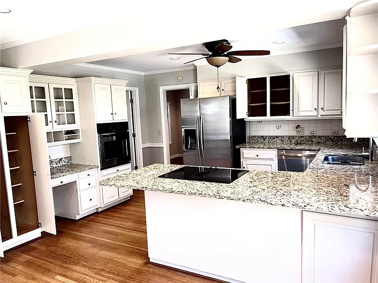 119 Woodlawn Dr NE — Photo 12