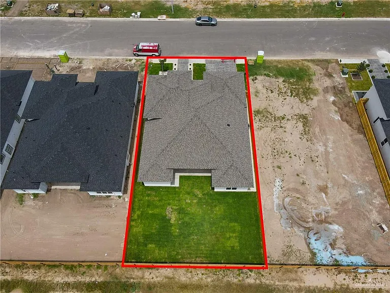 1017 Dolores St — Photo 31