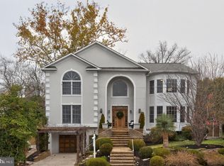 9715 Singleton Dr, Bethesda, MD 20817