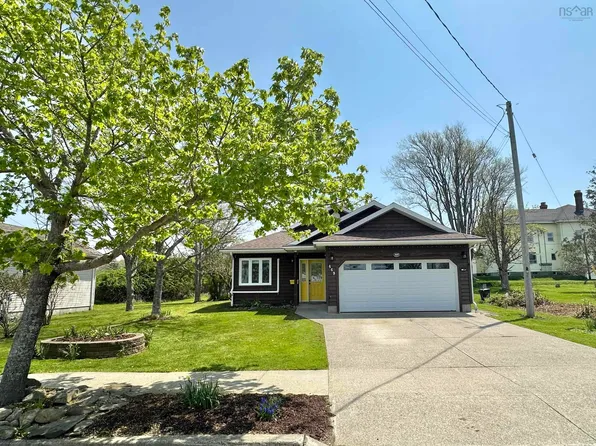 469 Brunswick St, Yarmouth, NS B5A 4V4