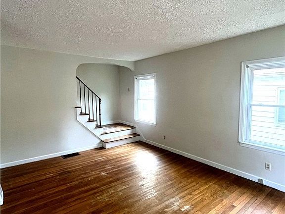 2nd image of 1368 Edgehill Ave SE