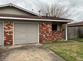 1911 Bahama Dr, Seabrook, TX 77586