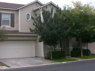 30 W Brittany Ln, Clovis, CA 93619
