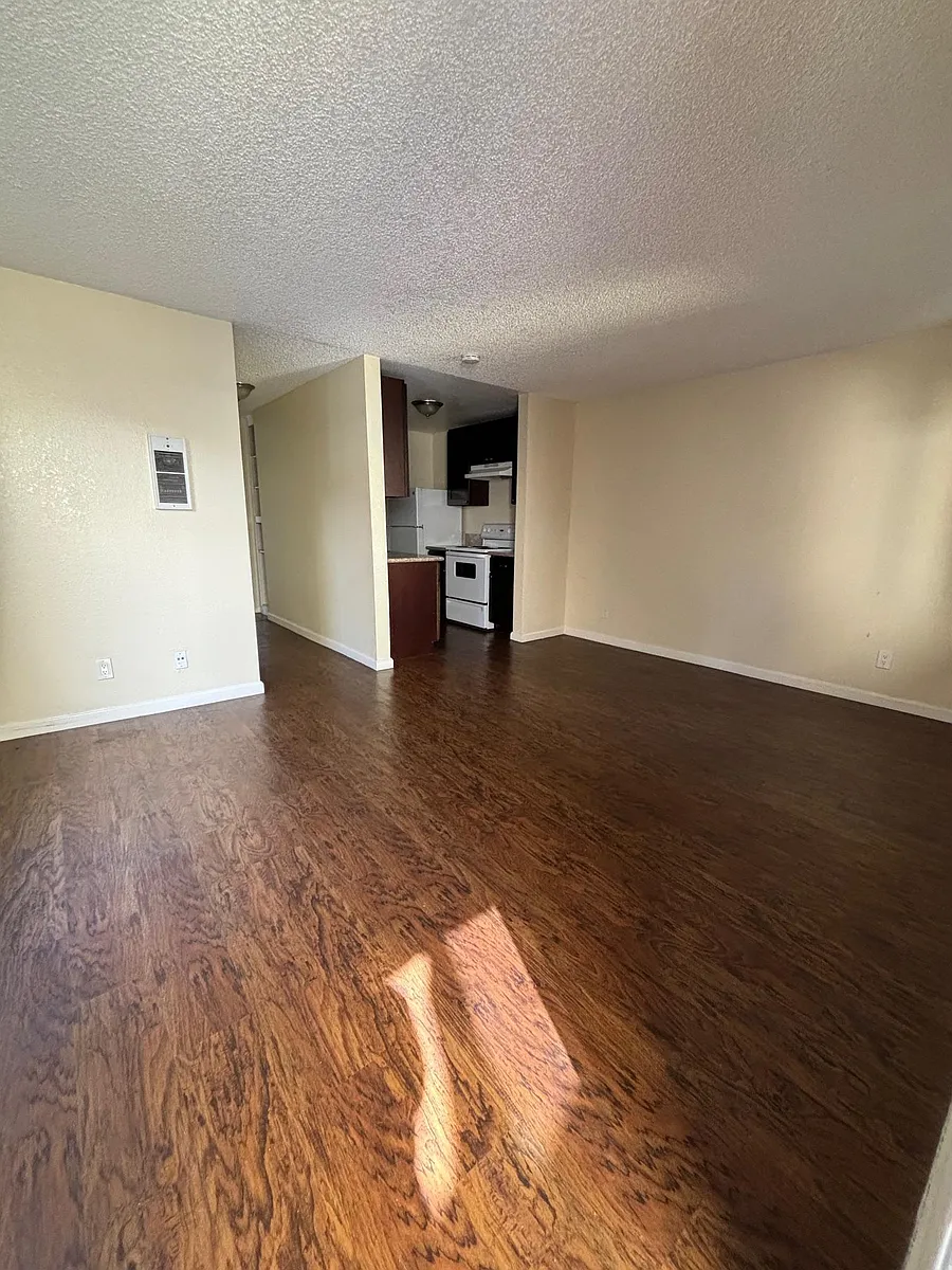 Building Photo - 2573 Ulric St #8