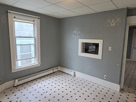 4th image of 190 Bennington St