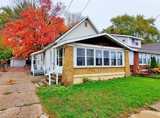 657 McKendrick St SW, Grand Rapids, MI 49503