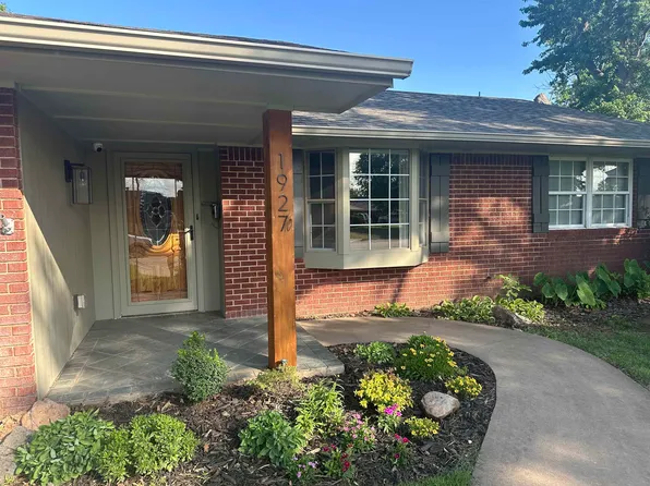 1927 Arapaho Dr, Enid, OK 73703