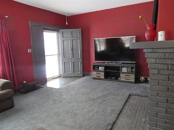 2nd image of 1300 W North St