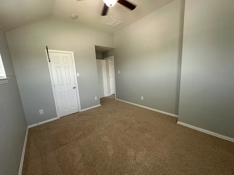 2642 Calmwood Dr — Photo 29