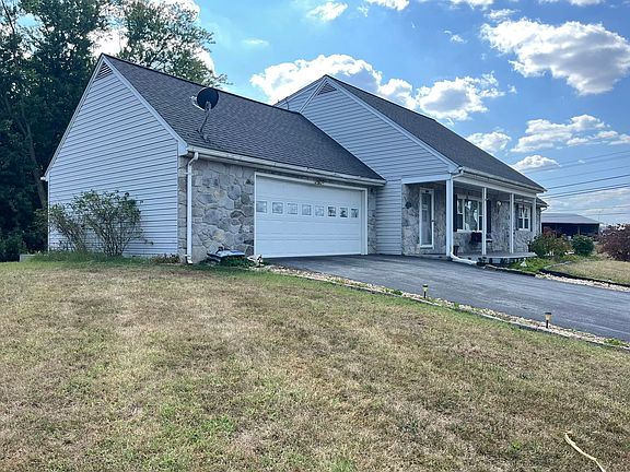 3rd image of 19503 Marsh Cir