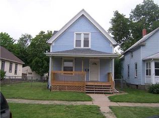 812 8th St SW, Cedar Rapids, IA 52404