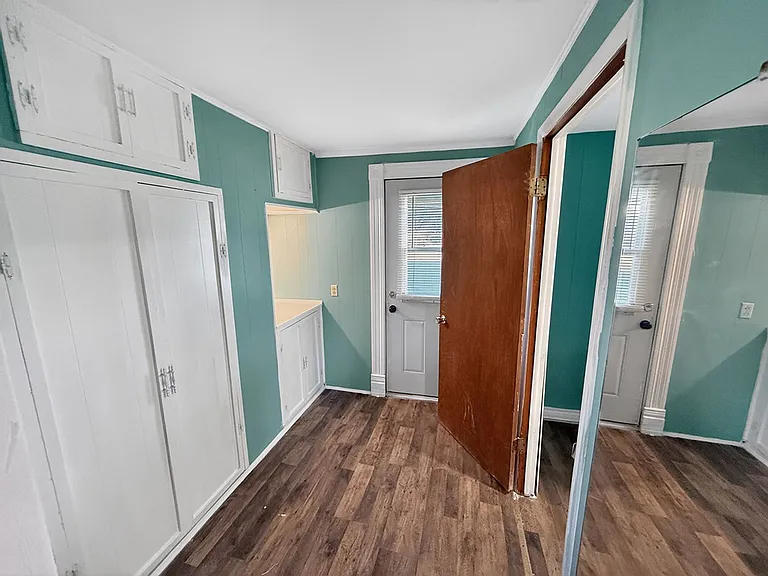 216 Rollins St — Photo 23