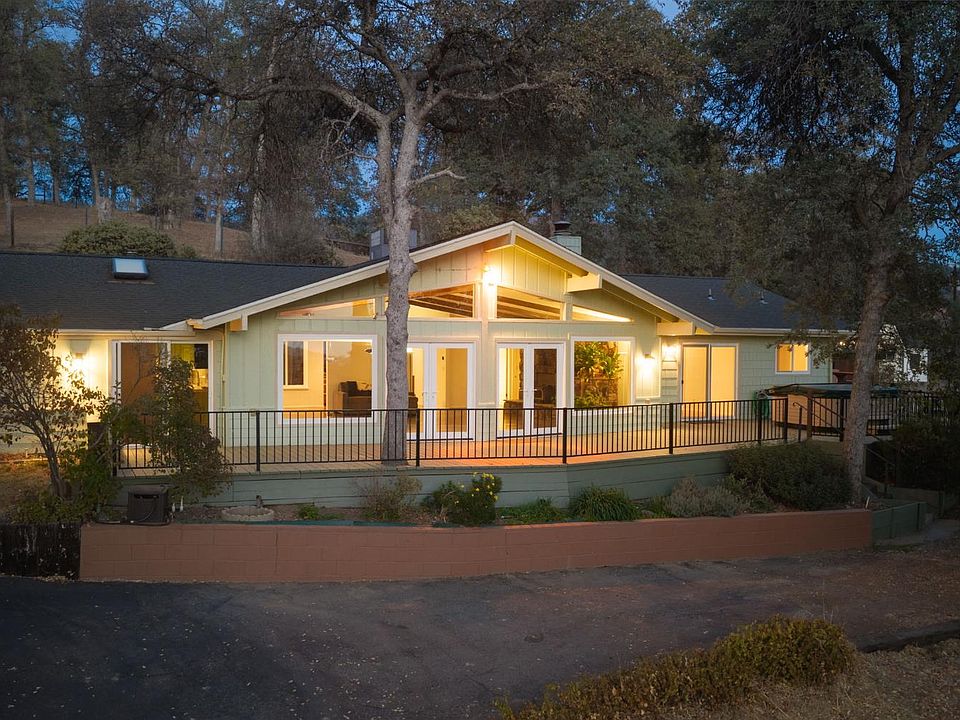 1st image of 42387 Maples Ln