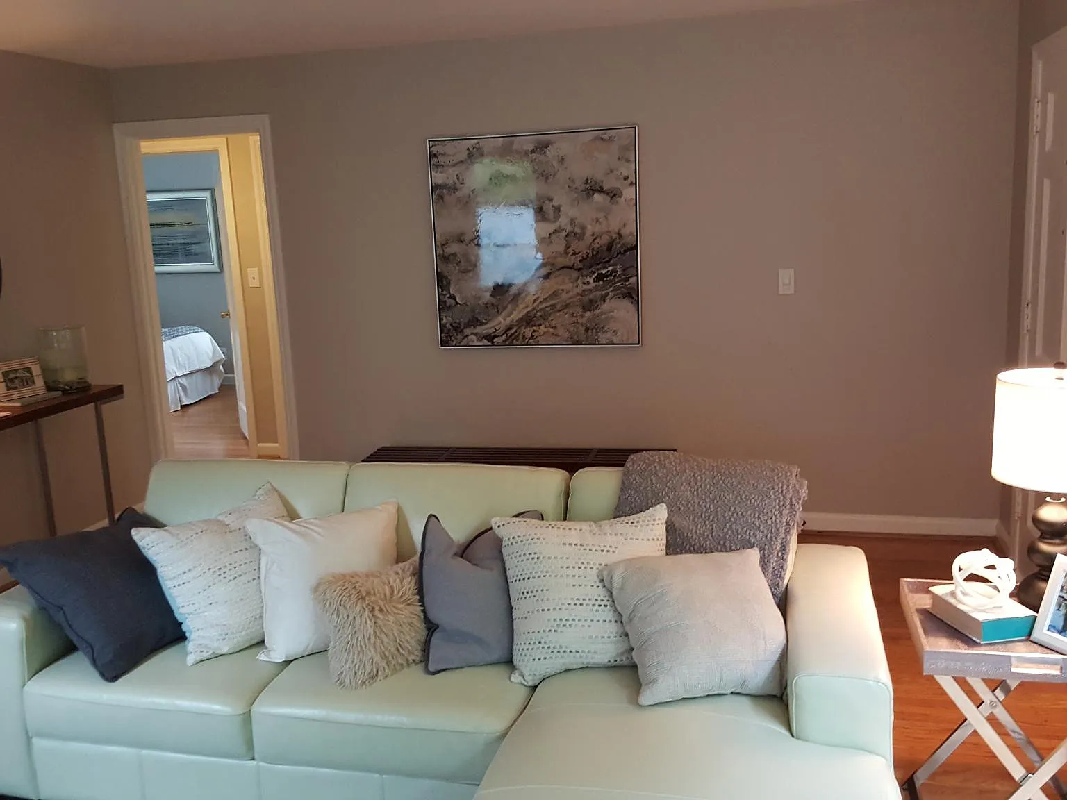 3 bed, 1820 sqft, $3,800 — Photo 3