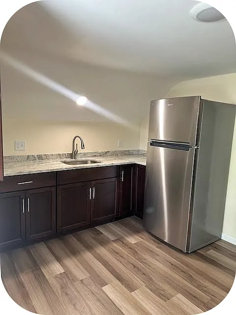 Kitchen - 17 Fisher Ave #2