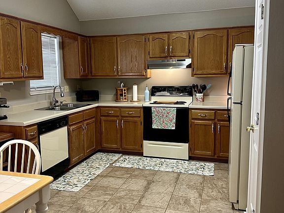 4th image of 7815 Chesterfield Dr S