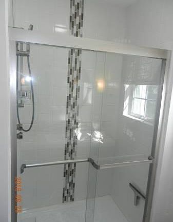 3rd image of 462 Glen St APT 4