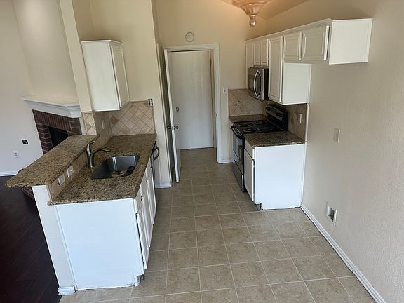 4th image of 1002 Port Isabel Dr