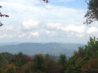 106 Dogwood Ln, Banner Elk, NC 28604