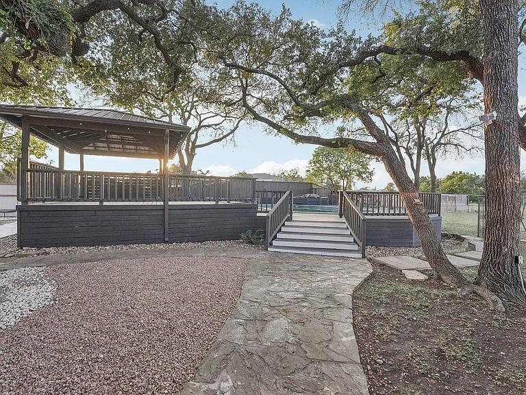 1739 Starwood Dr — Photo 13