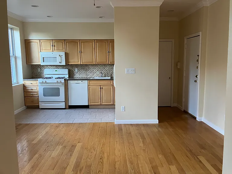 32 Woodcliff Ave #A3 — Photo 1