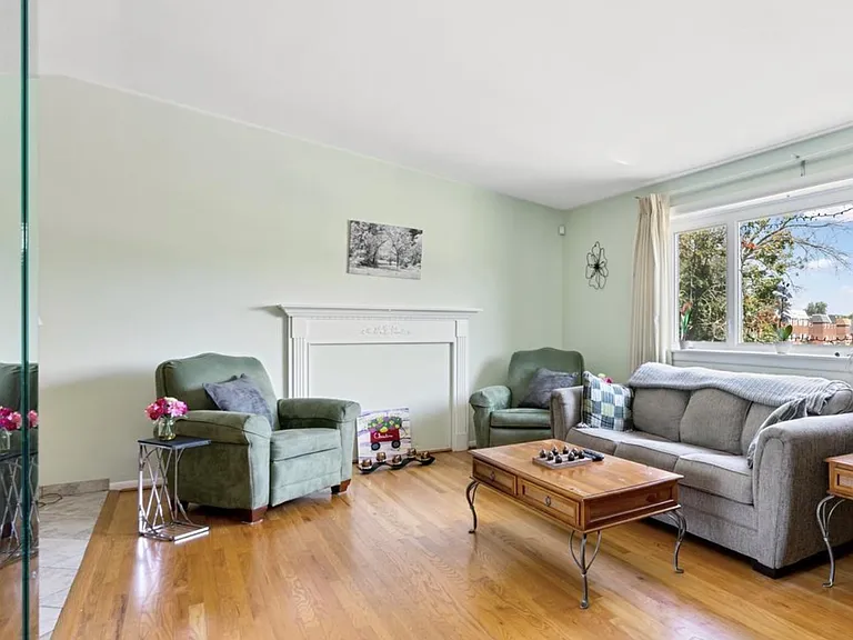 402 Regina St #1 — Photo 11