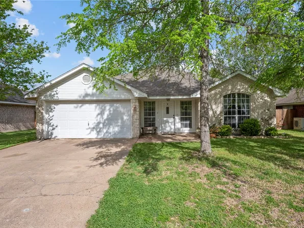 1211 Mullins Ct, College Station, TX 77845
