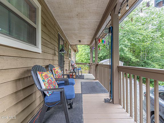 2nd image of 40 Refuge Ridge Road