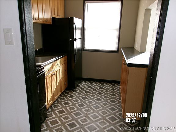 4th image of 520 E 6th St #516.5