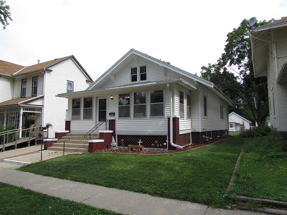 1st image of 407 E Joy St