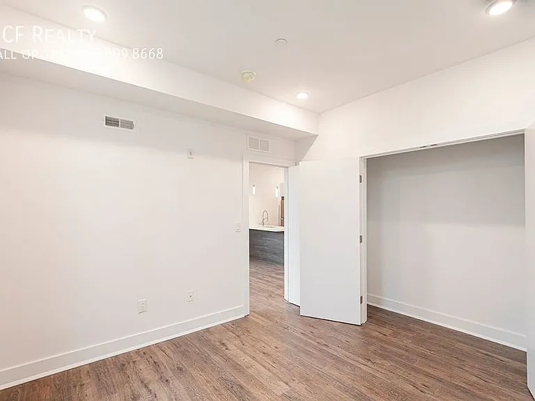2623 Christian St #304 — Photo 12