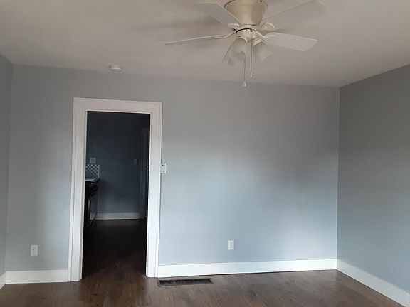 4th image of 824 Berkley Ave #824