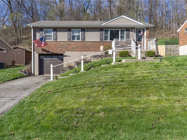 4863 Hialeah Dr, Pittsburgh, PA 15239