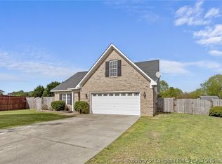 105 Sugar Cane Dr, Raeford, NC 28376