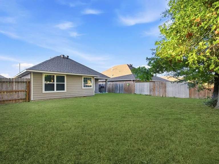 11962 Sunshine Park Dr N — Photo 38