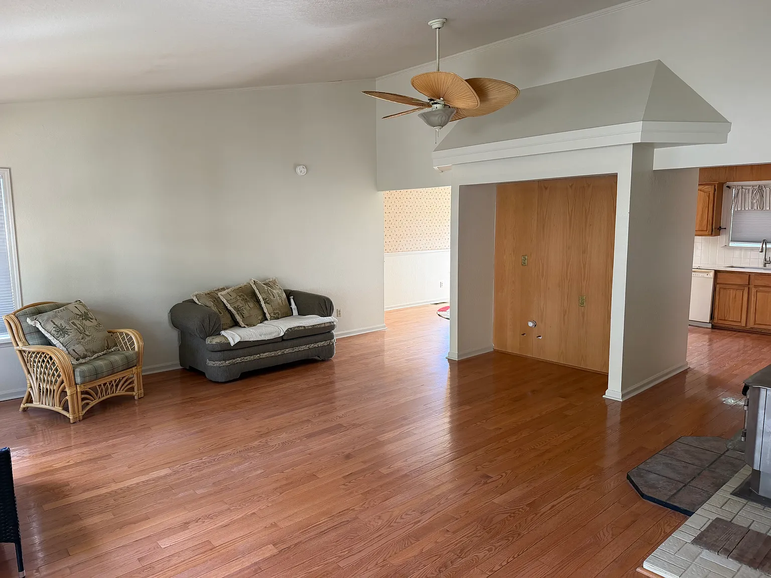 4 bed, 1560 sqft, $2,500 — Photo 3