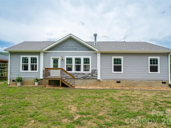 306 Burnsville School Rd, Burnsville, NC 28714