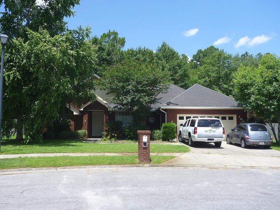 1st image of 108 Fleming Ct