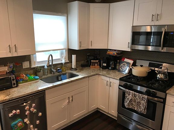 2nd image of 2421 Woodmere Dr