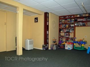 98 Manhattan Ave, Waldwick, NJ 07463