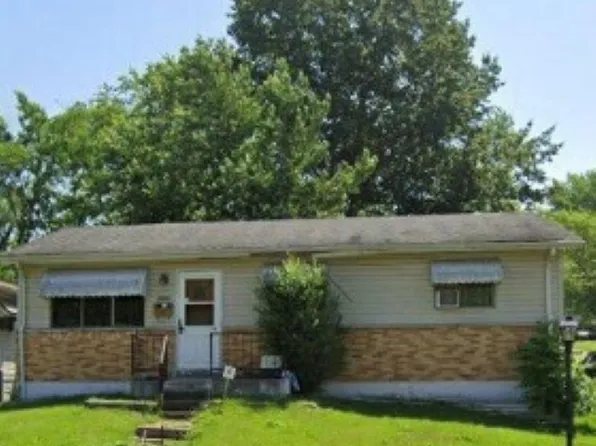 10400 Count Dr, Saint Louis, MO 63136