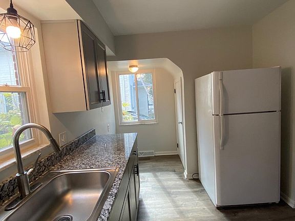 5th image of 2099 23rd St