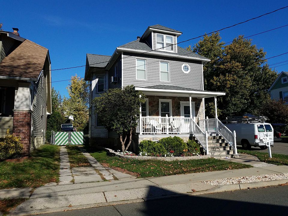 2nd image of 55 Roosevelt St