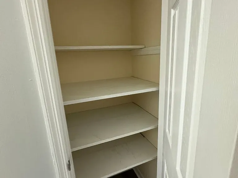 Creekview Apartments - Kingsport, TN — Photo 12